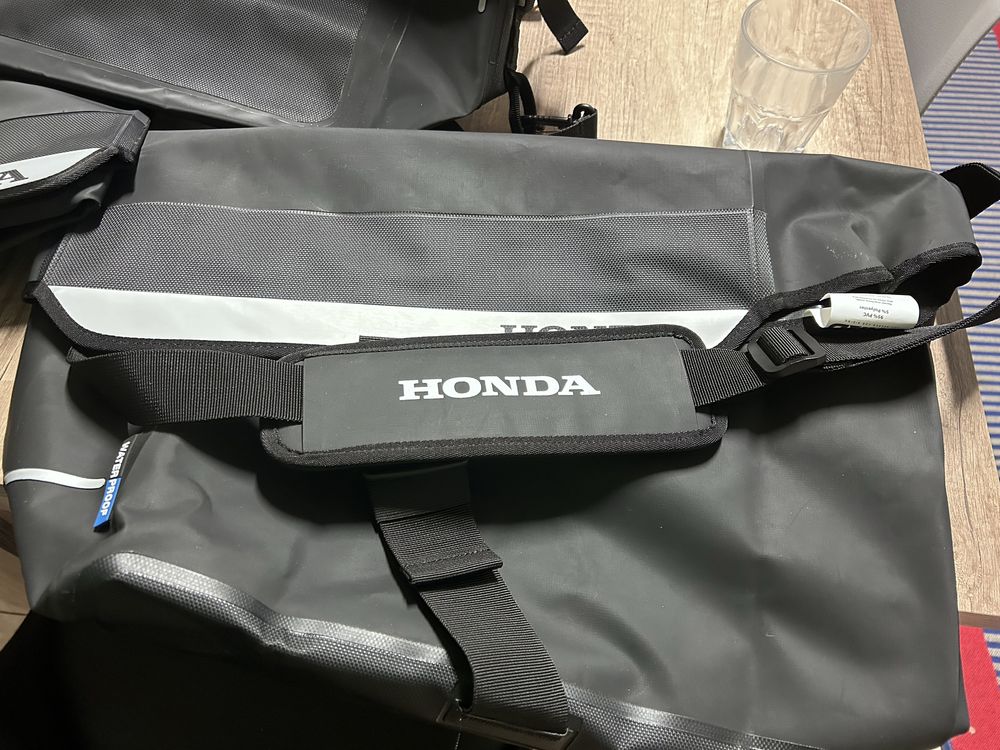 Conjunto mochilas SHAD waterproof honda novas