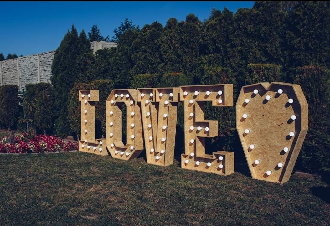 SPRZEDAM  Napis LOVE Wyjątkowy Design