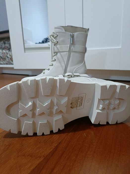 Botas novas, nunca usadas!
