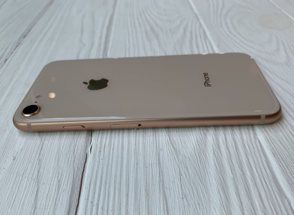 iPhone 8   64gb в хорошому стані все працює