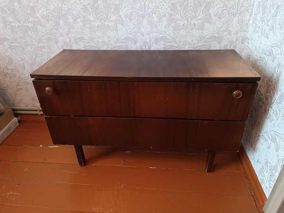 Тумбочка під телевізор