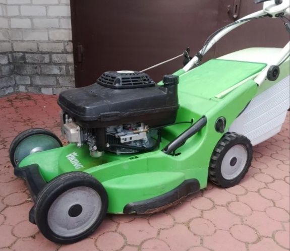 Газонокосилка бензиновая состояние новой.