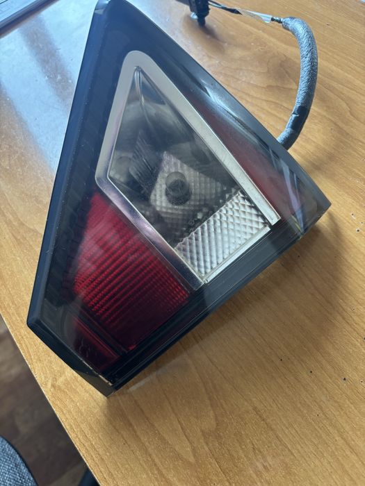 Продам фонарь форд ескейп правий.