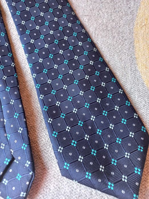 Синий галстук деловой  в точку классика варианты бренды