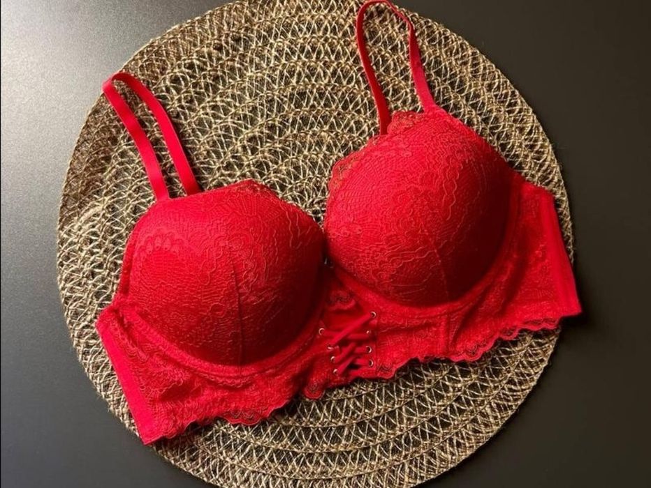 Бюстгалтер червоний 80 В
Бюстгальтер червоний з пуш апом жіночий prima