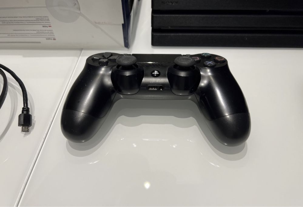 PS4 Pro 1TB 7216 Budżetowy zestaw komputerowy