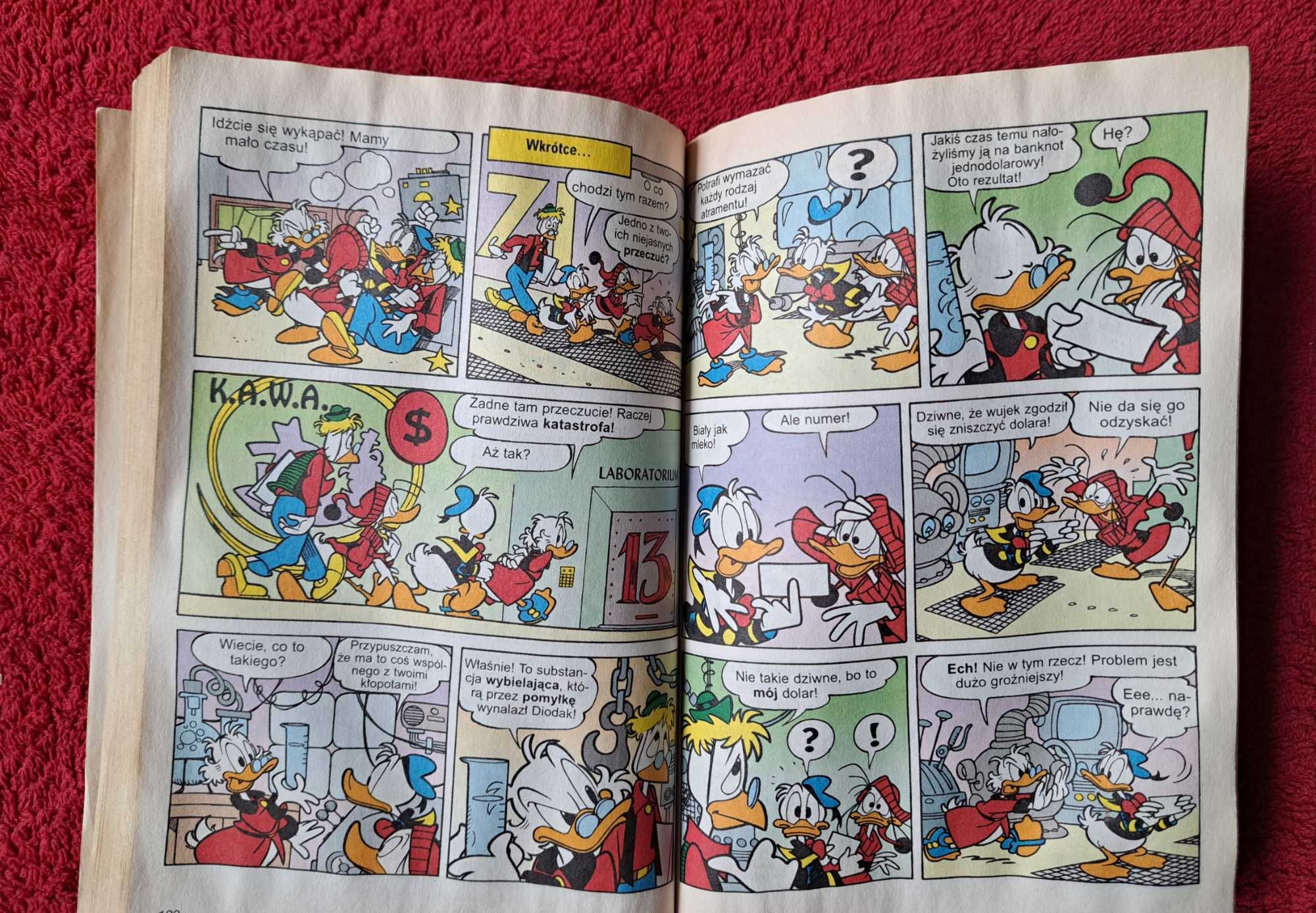 Książka Kaczory na opak komiks gigant