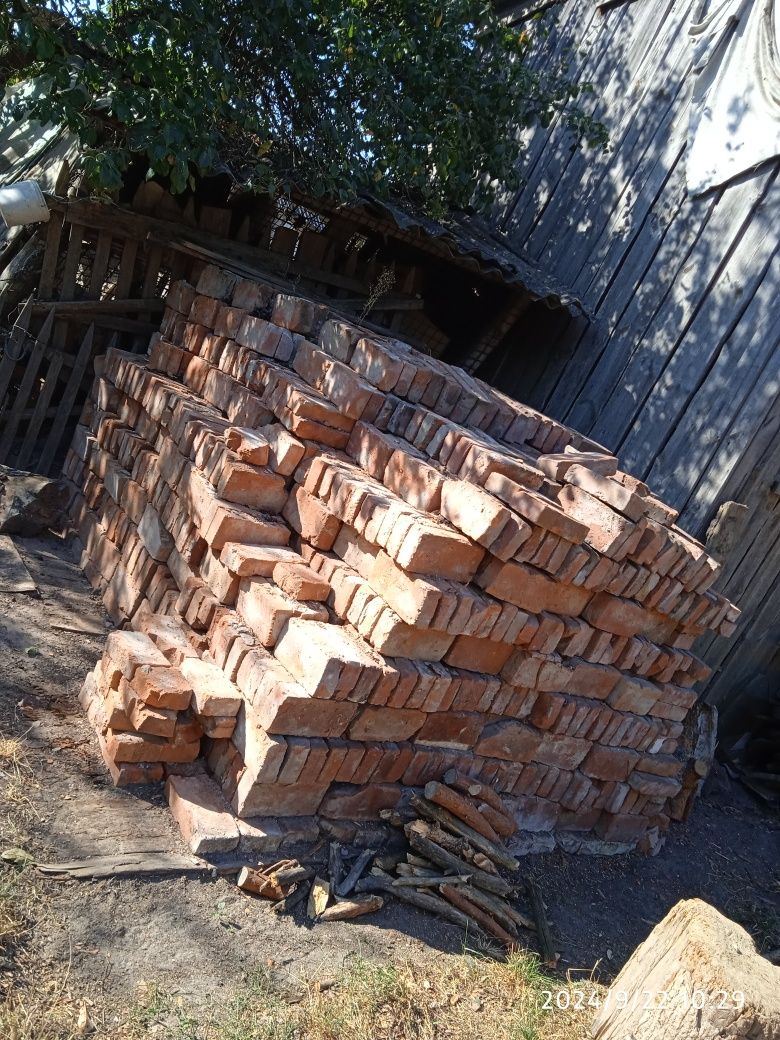 Продаю КАРПИЧ (не дорого)