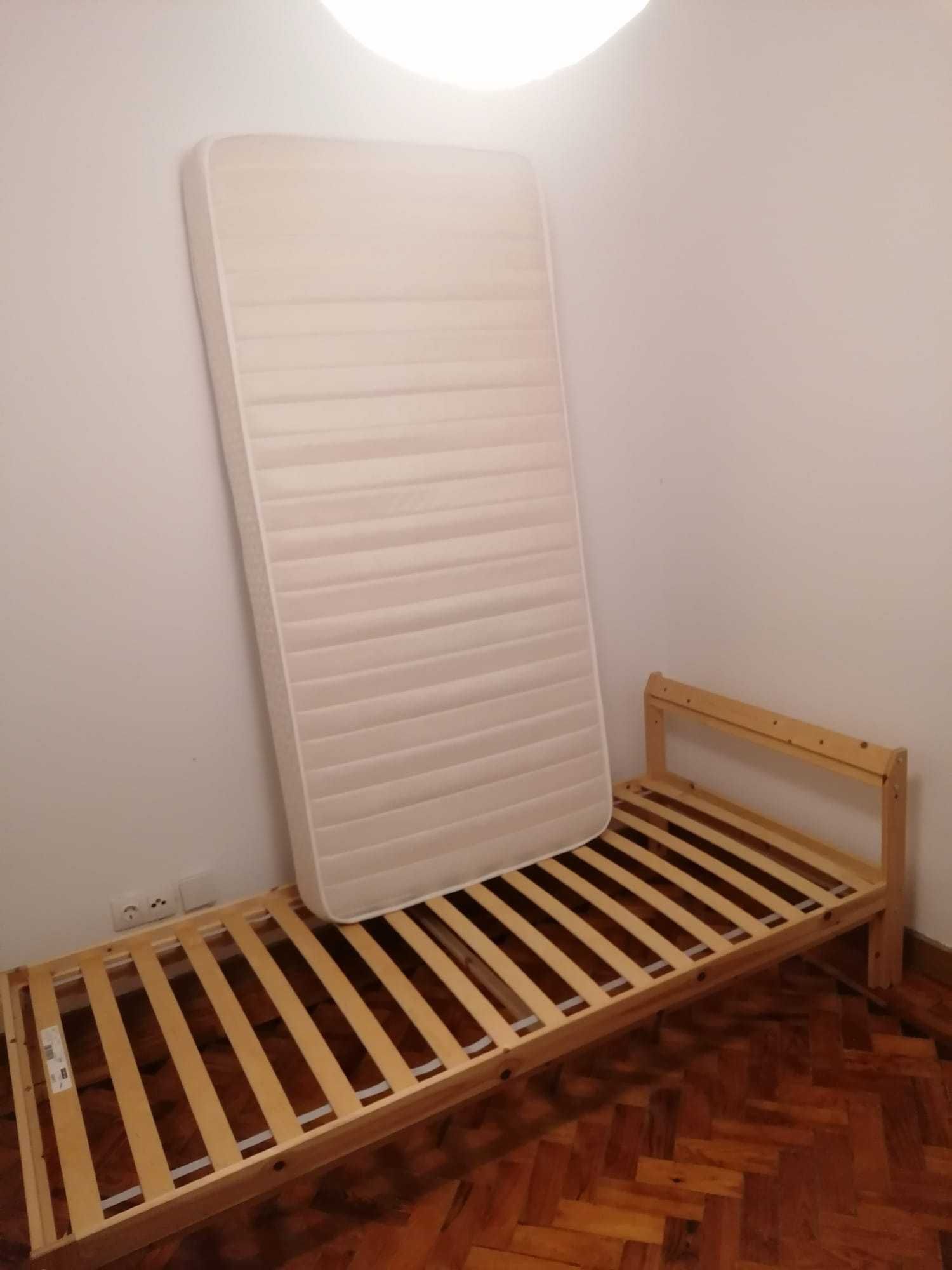 Cama nova completa com colchão novo.