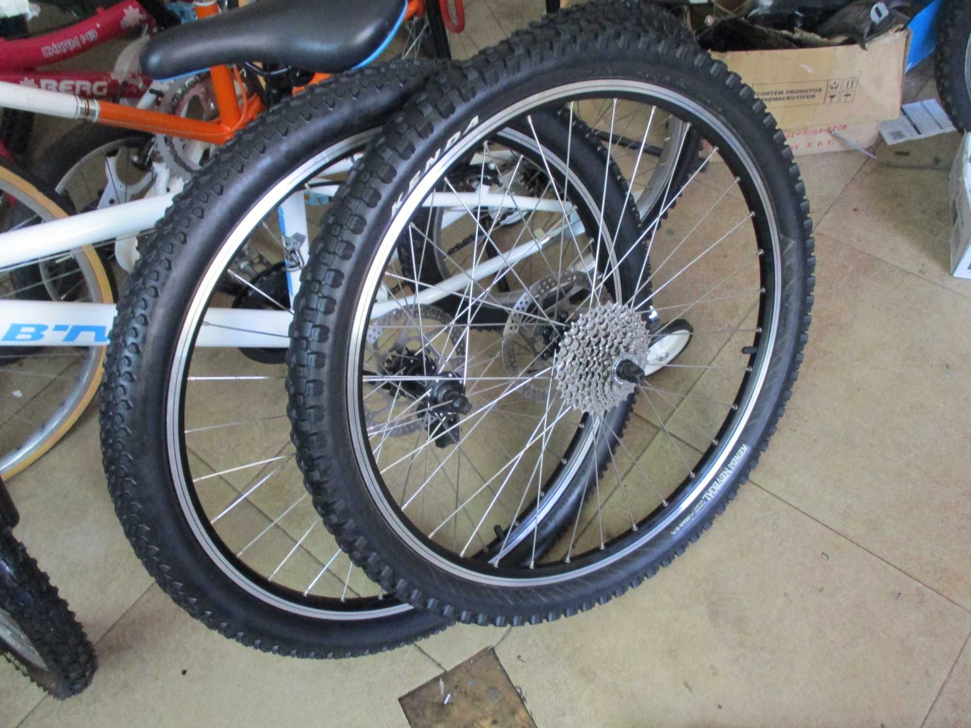 Rodas 26, c/ cubos, cassete 9V e disco 160 Shimano