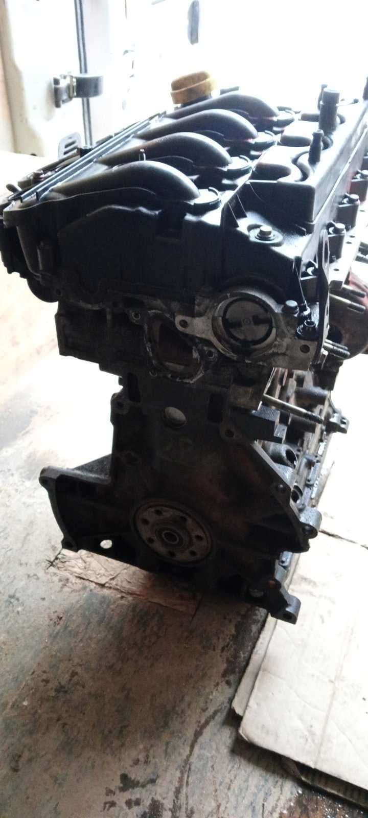 Двигатель, мотор, двигун 2.5 dCi – G9U Vivaro Primastar Trafic