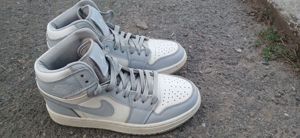 Кросовки Jordan Білі