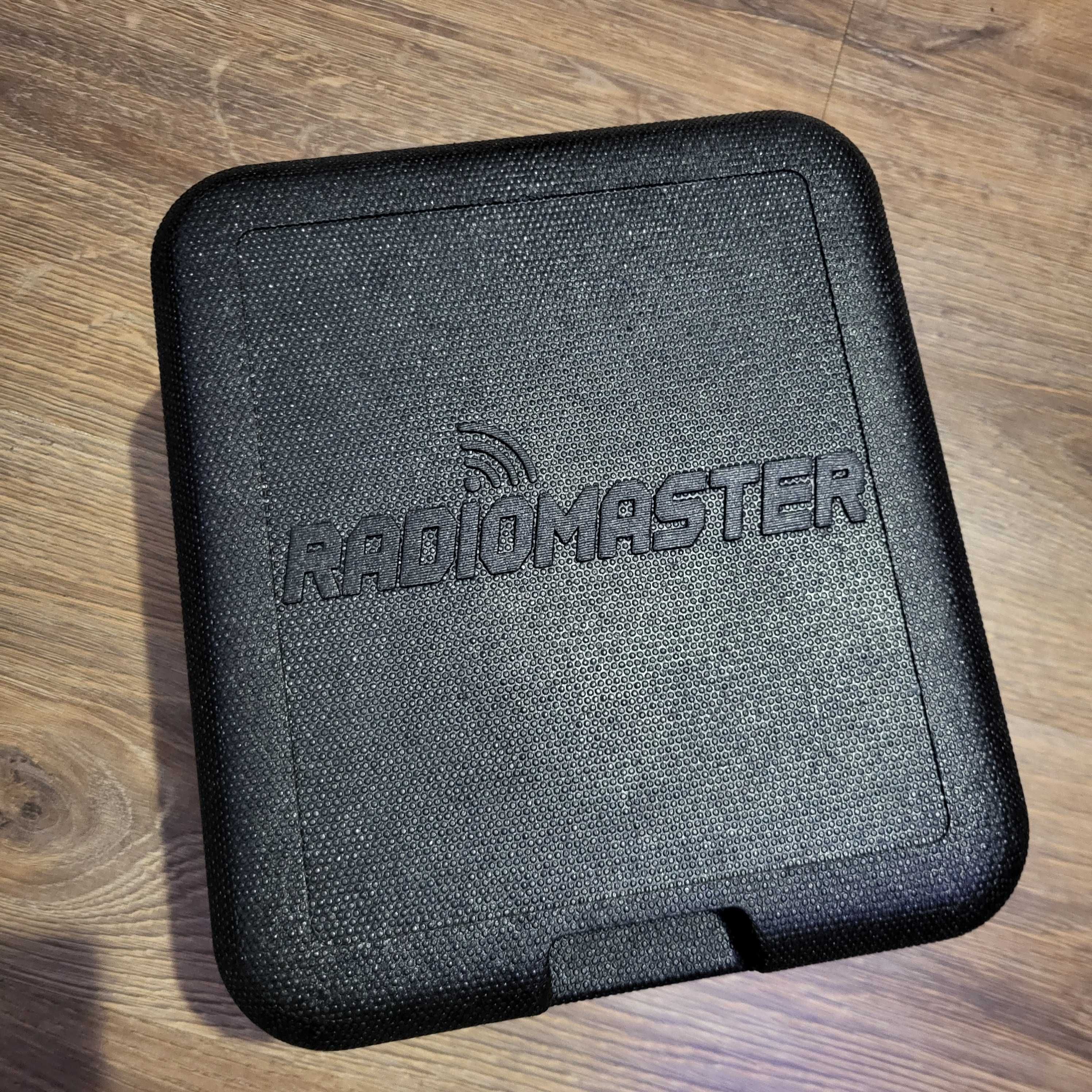 Radiomaster tx 16 s hall 4in1