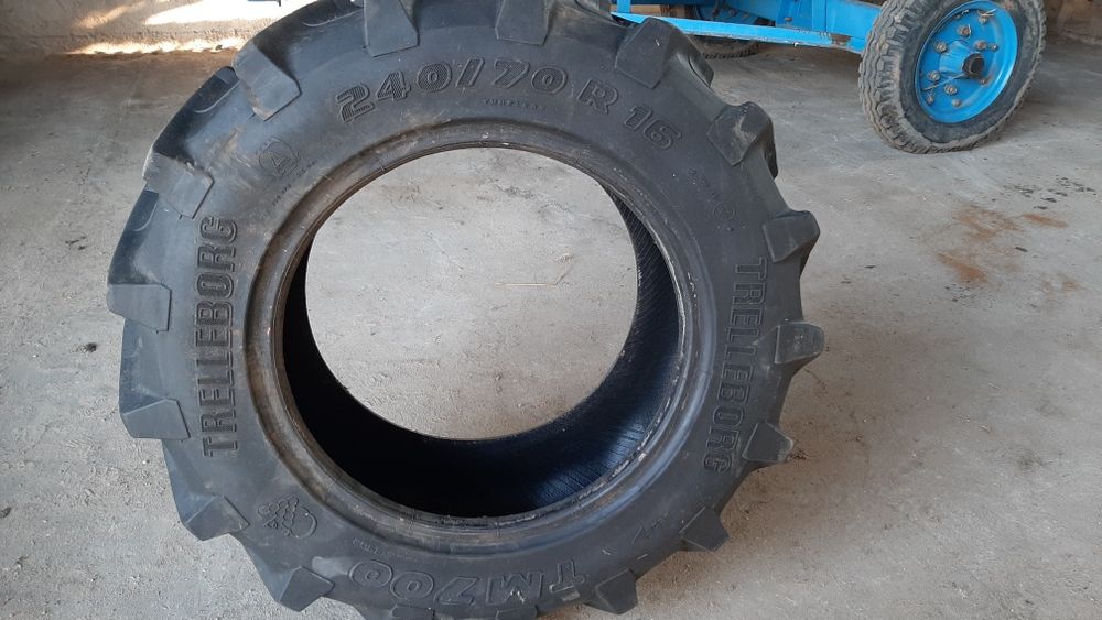 Opona trelleborg 240/70 16R