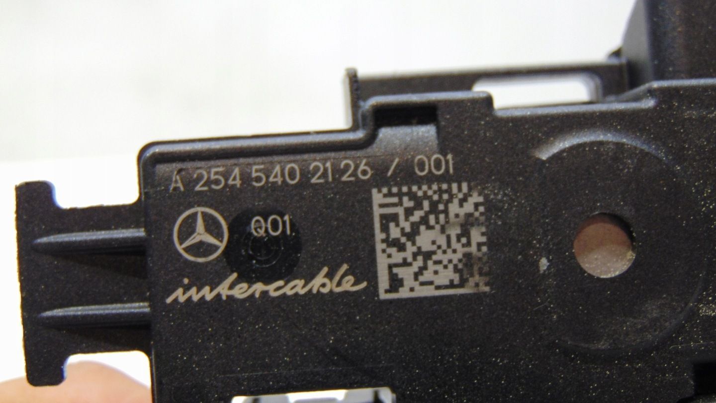 MERCEDES GLC 254 213 GNIAZDO KLEMA SKRZYNKA BEZPIECZNIK NABÓJ 2545402126