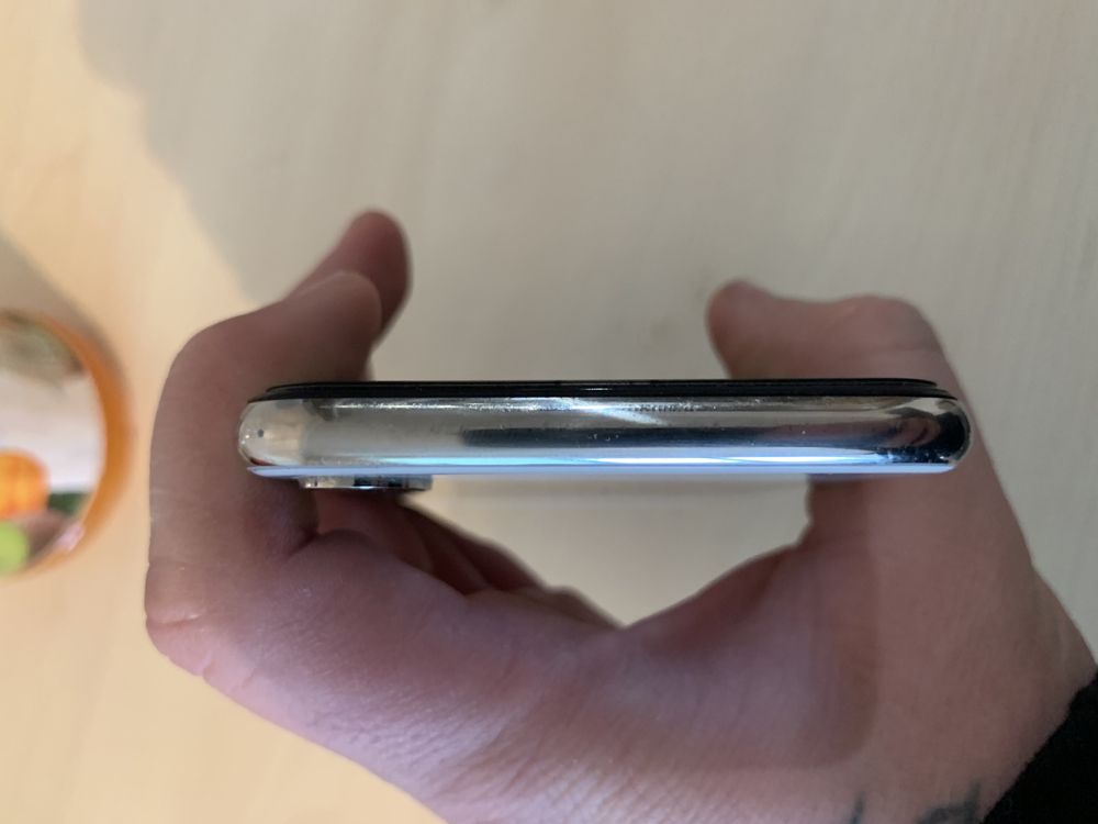 Телефон iPhone X