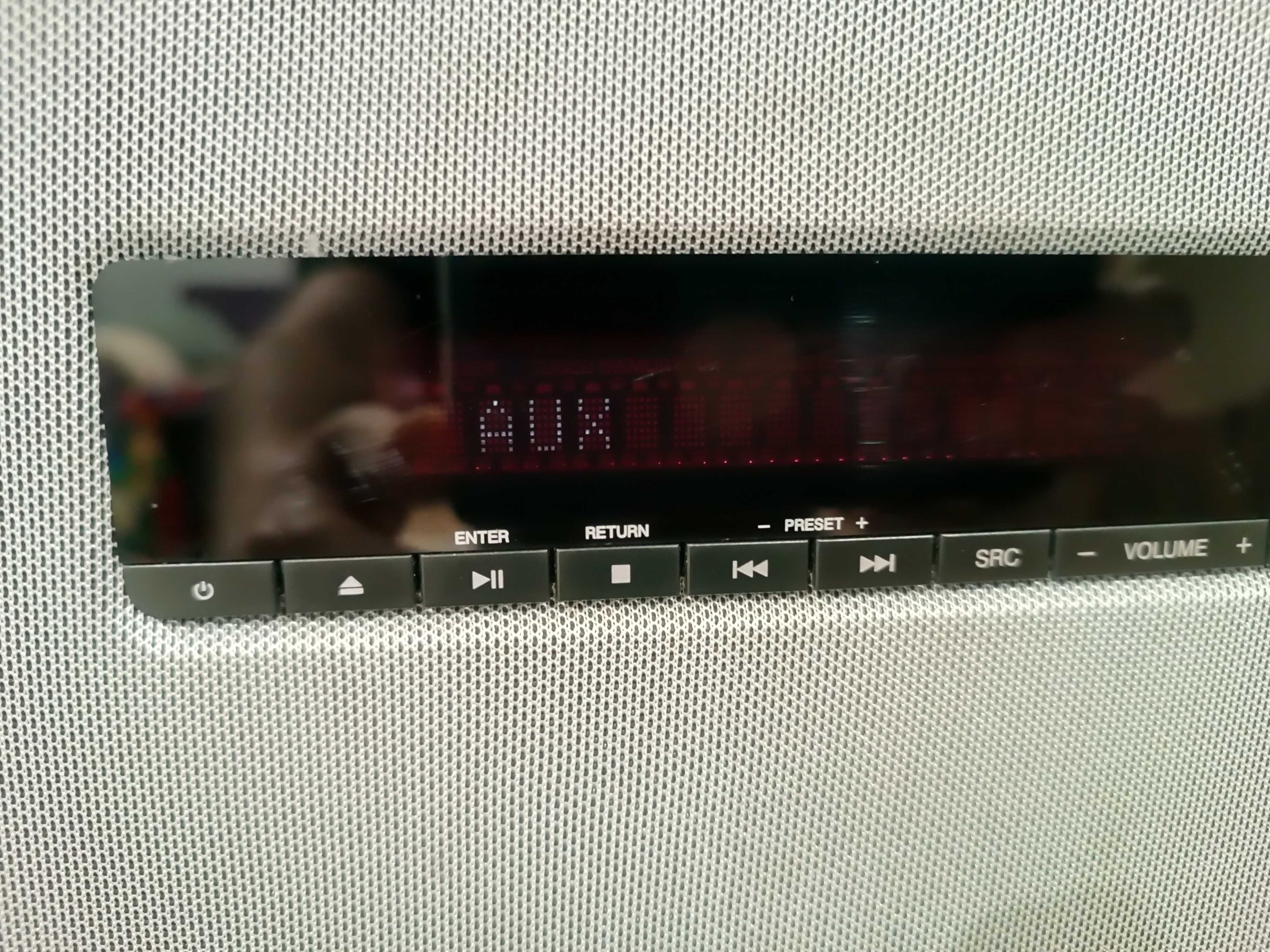 Loewe SoundBox iPod, AUX, FM, USB