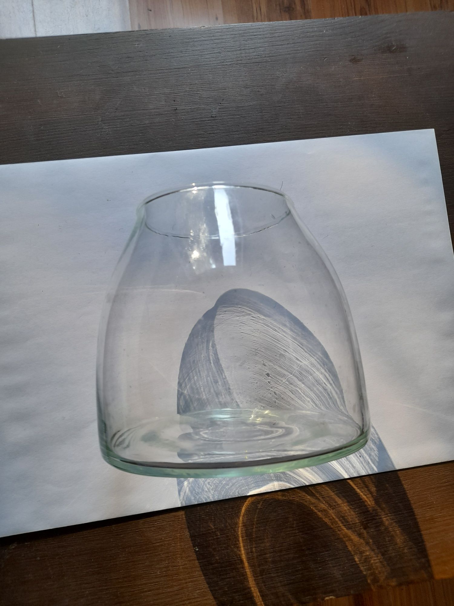 Szklany wazon ręcznie dmuchany