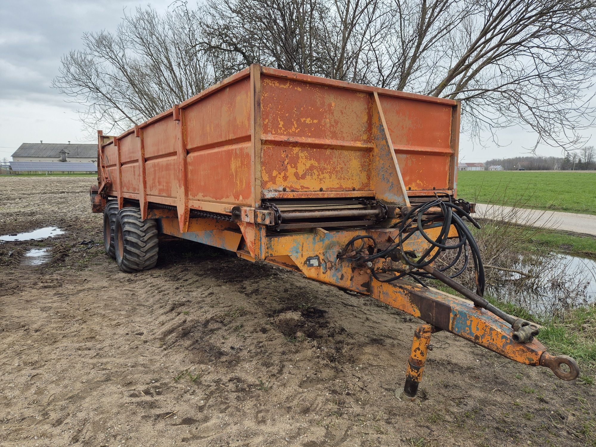 Rozrzutnik obornika Brochard Amelineau. 14-16 ton. Talerze. Tandem .