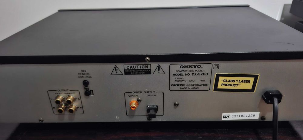 Odtwarzacz CD Onkyo DX-3700