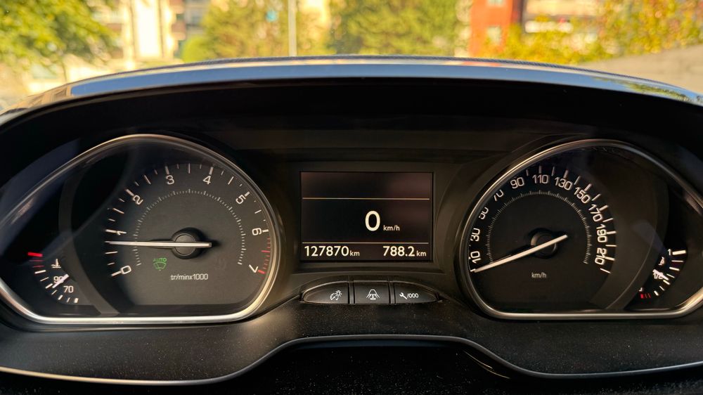 Peugeot 2008 1.2 PureTech Allure 110cv - Teto Panorâmico
