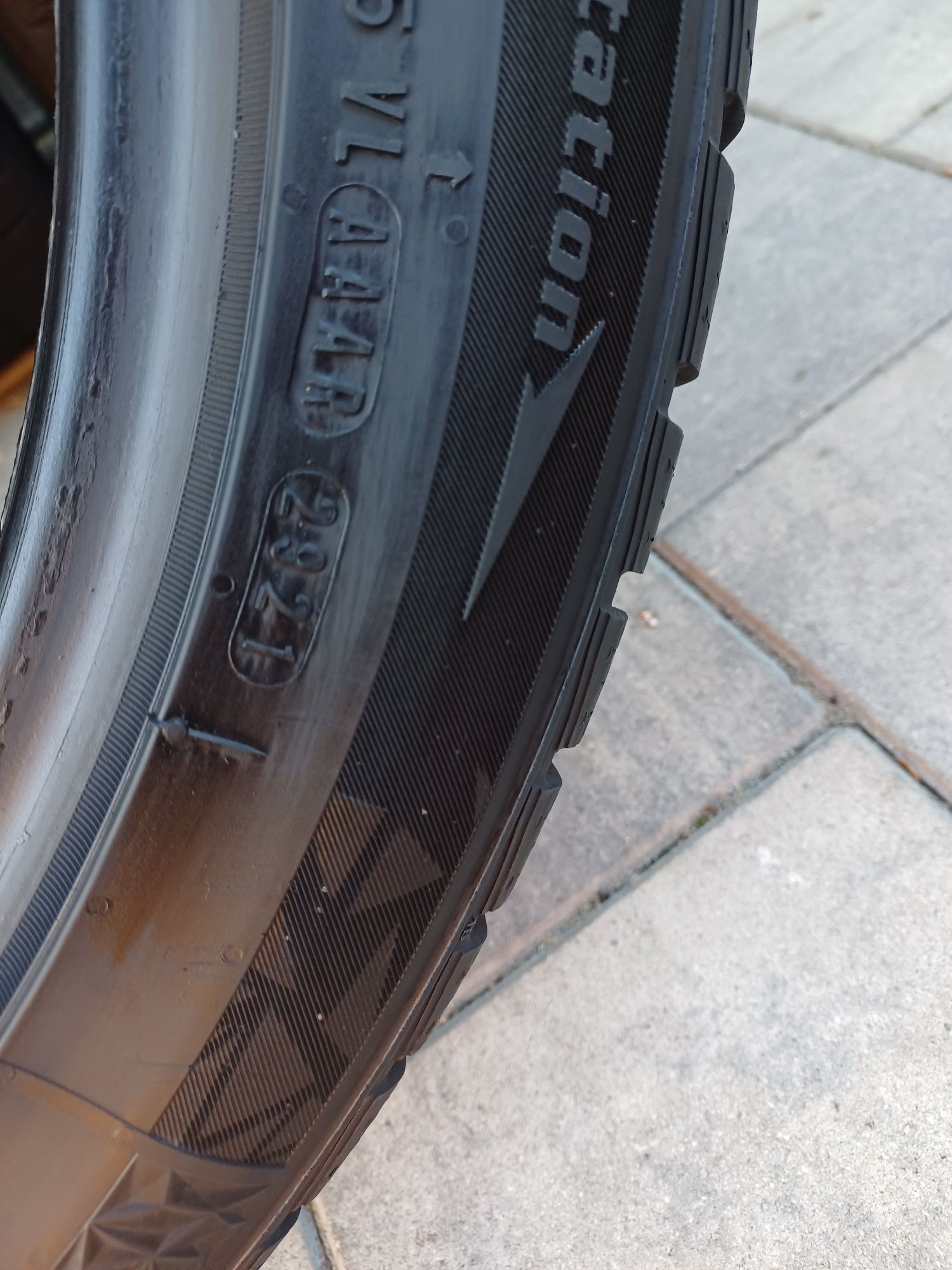 235/45R18 98V zimowe Nexen