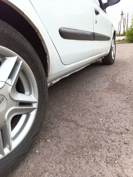 Renault Symbol 1.4 2003 рік на ходу