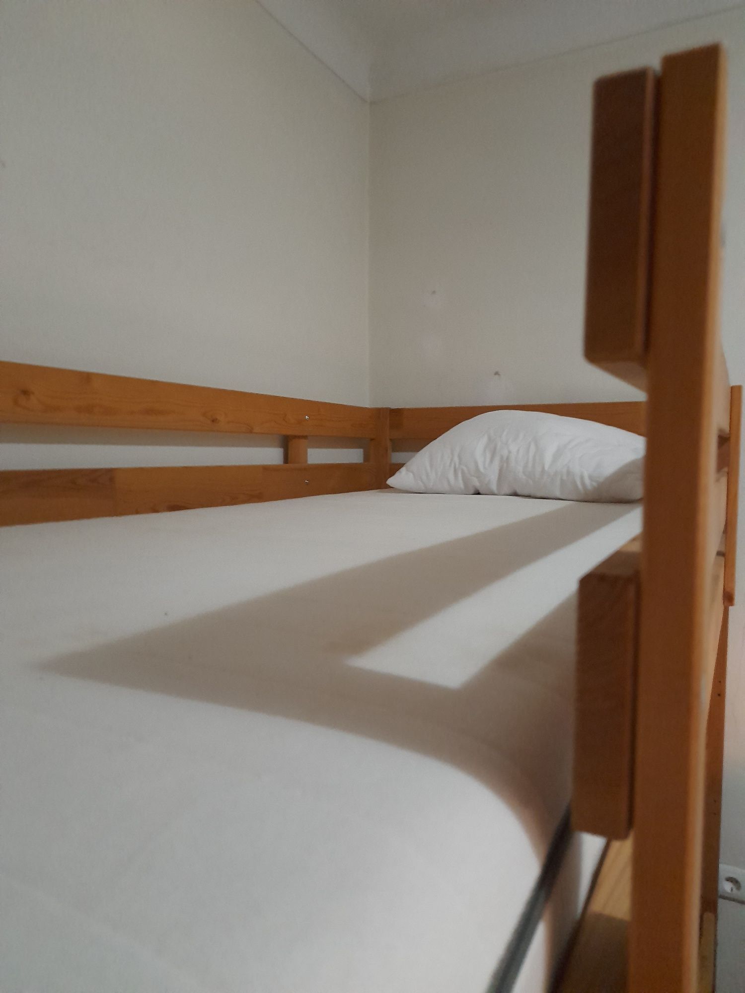 Beliche IKEA com 2 colchões