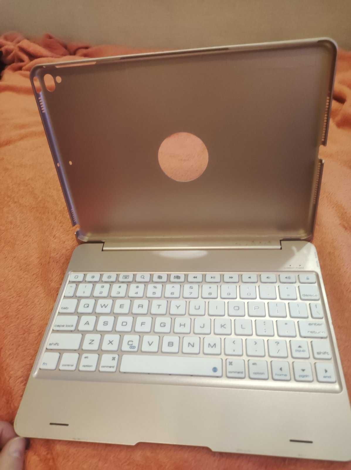 Безпроводная клавиатура  IPAD