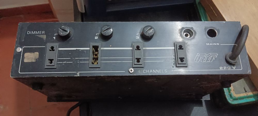 Dimmer de 4 canais