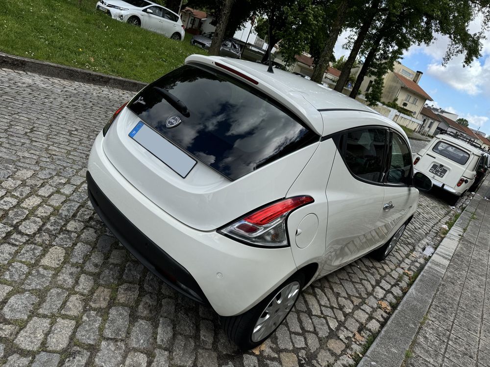 Lancia Ypsilon - Caixa Automática - 2011 - Dualogic (tipo Fiat 500)