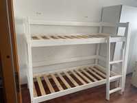 Łóżko piętrowe drewniane białe