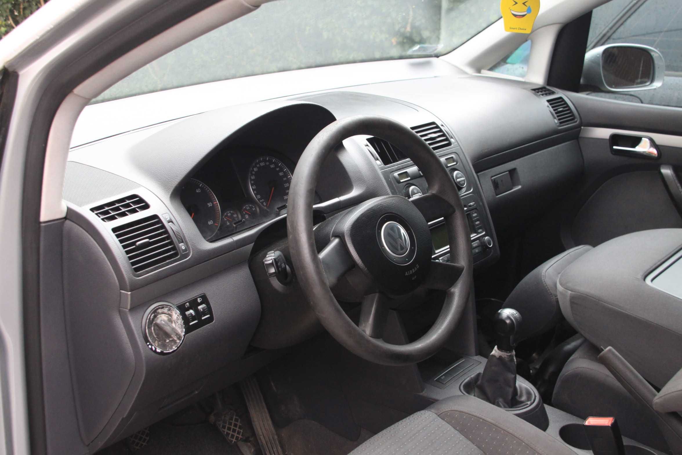 VW Touran  1,9 TDI  BKC Skrzynia JCY Kolor LA7W  Auto na Części