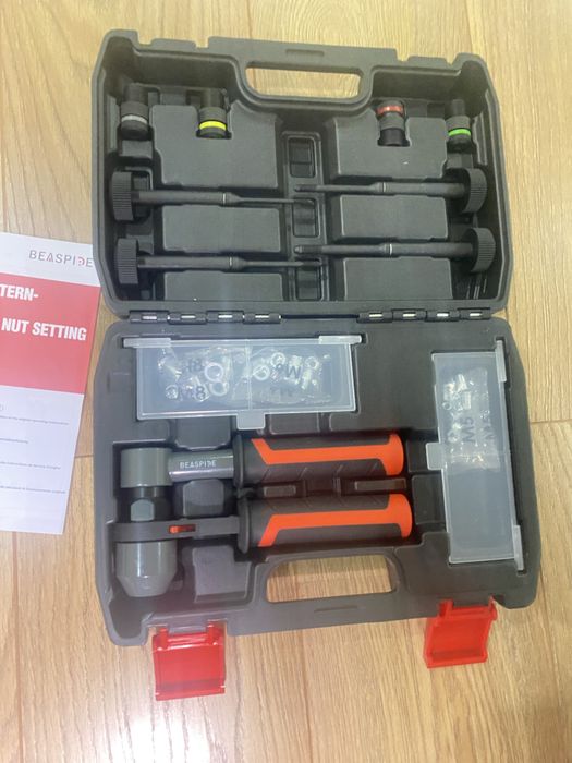 Заклепочник різьбових заклепок