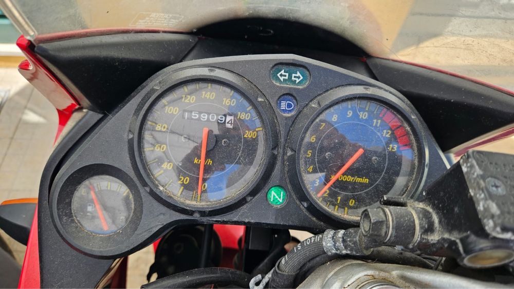 Honda CBR125 do ano de 2008