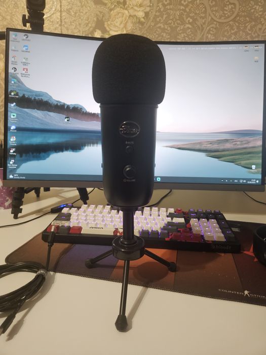 Logitech Blue Yeti мікрофон