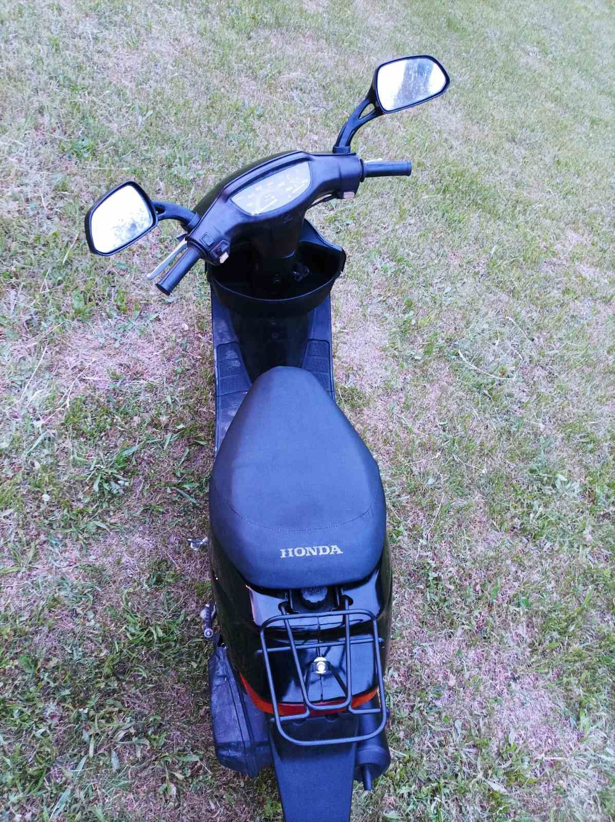 Скутер Honda Dio 28