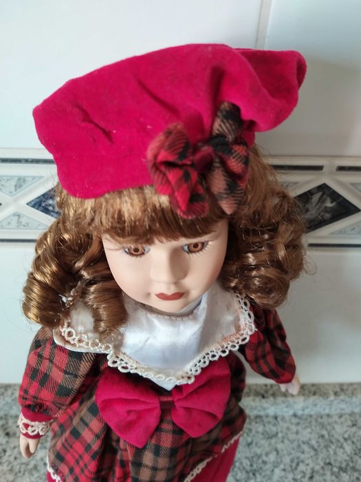 Boneca de porcelana francesa