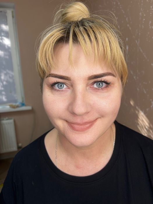 Брови - фарбування, корекція, ламінування.