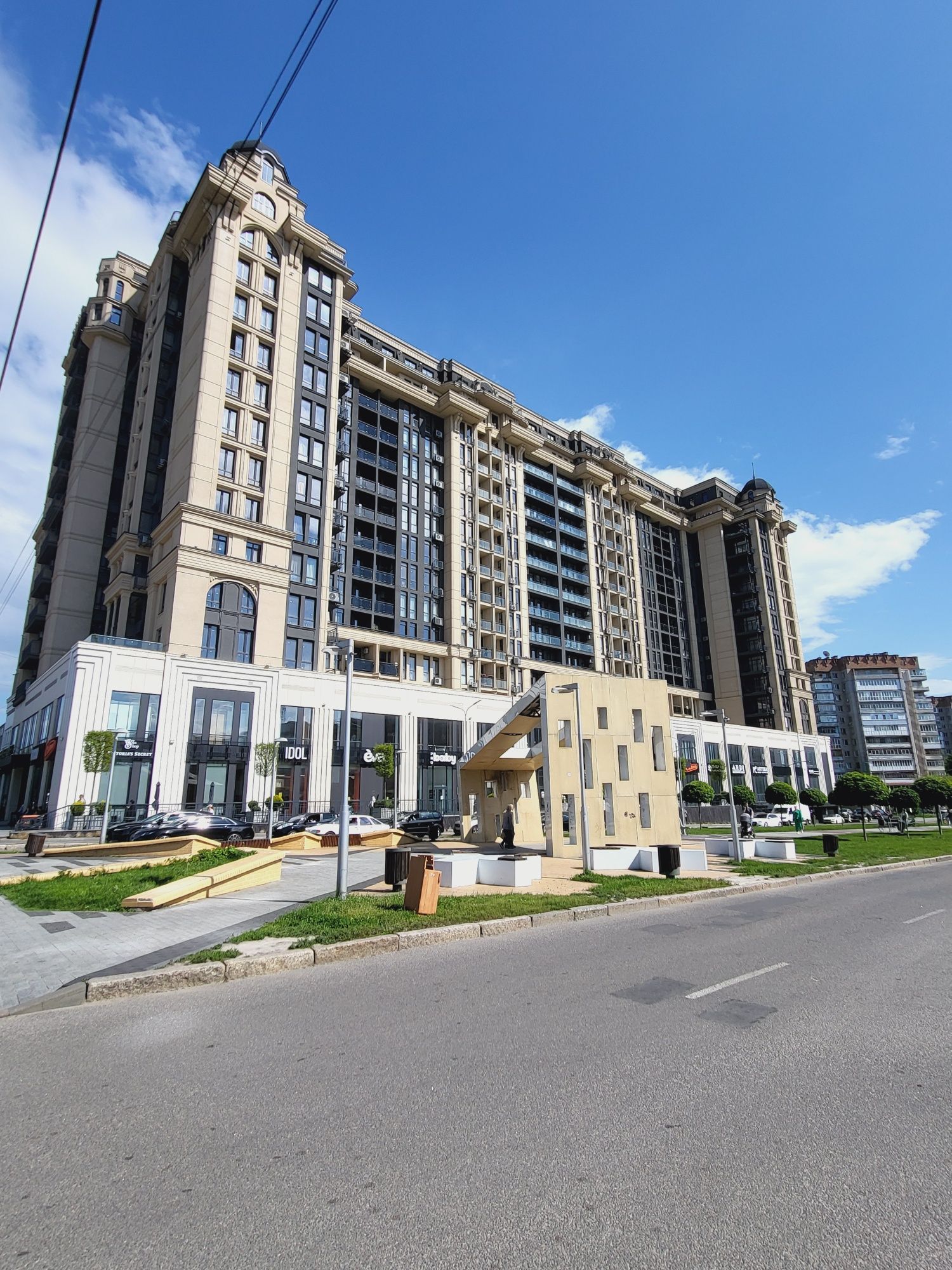 3х кімнатна квартира у самому центрі Вишеньки