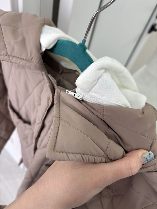 Жіноча осіння куртка