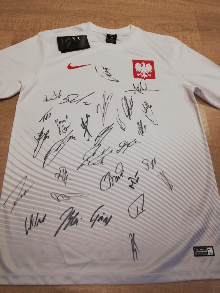 Koszulka Reprezentacji Polski z oryginalnymi autografami piłkarzy