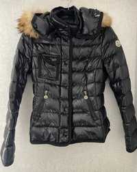 Moncler жіноча оригінальна курточка в  ідеальному стані,розмір 1