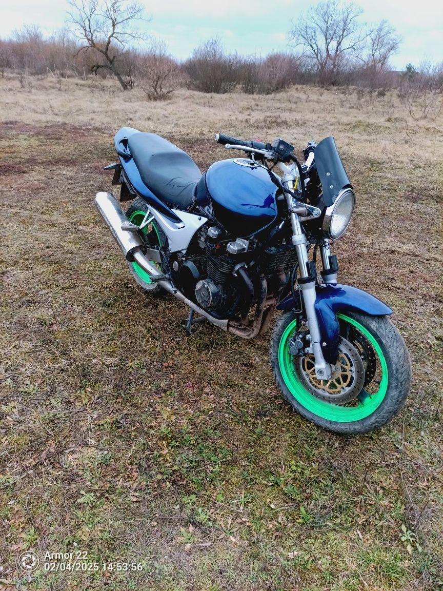 Пррдам  kawasaki zr7 на запчастини або продаж цілим