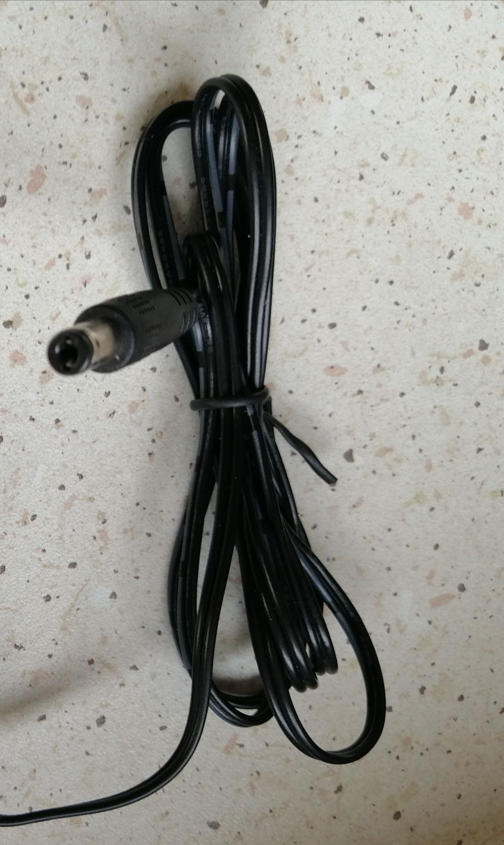Zasilacz o parametrach 12V,1A,sprawny,jak nowy