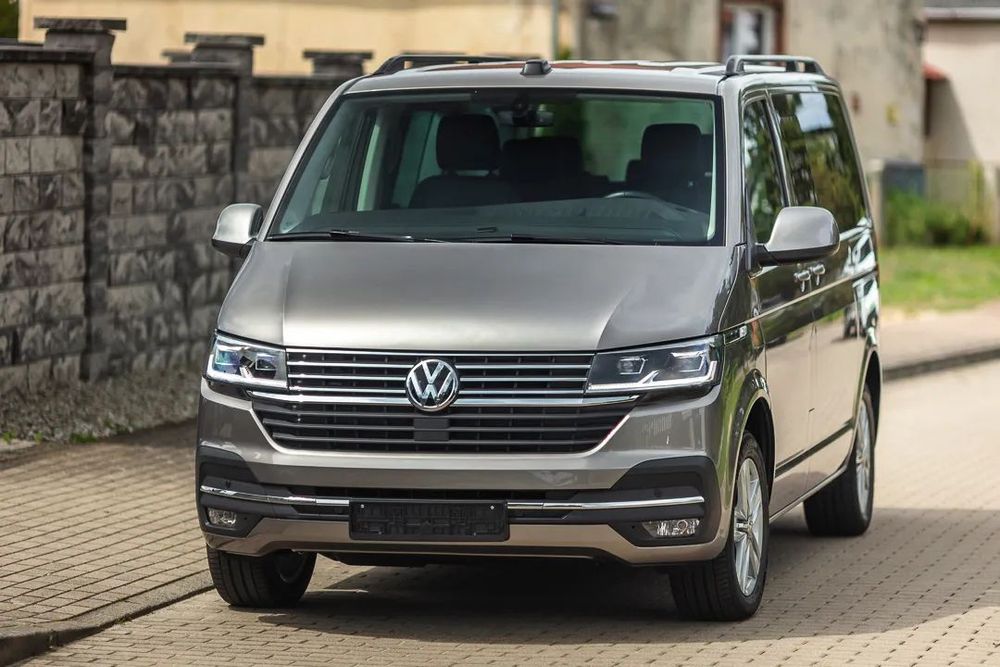 Volkswagen Multivan T6.1 2.0tdi 150ps Virtual Webasto Skora full opcja