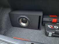 Subwoofer Aktywny ze Wzmacniacz em (Tuba Skrzynia Basowa)