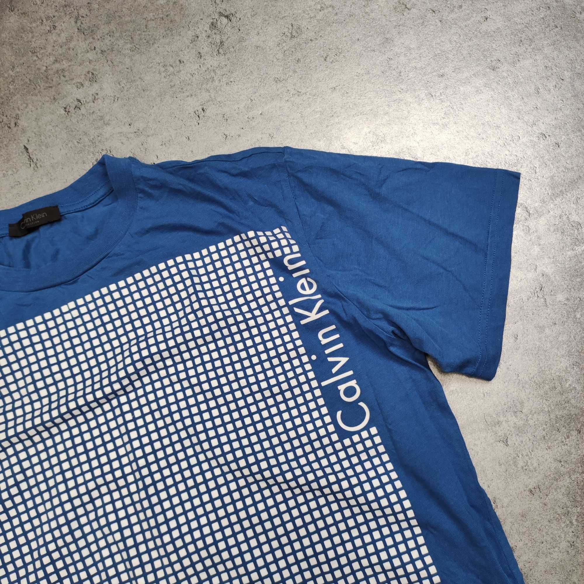 MĘSKA Koszulka Casual Duże Logo Nadruk Granatowa Kropki Calvin Klein