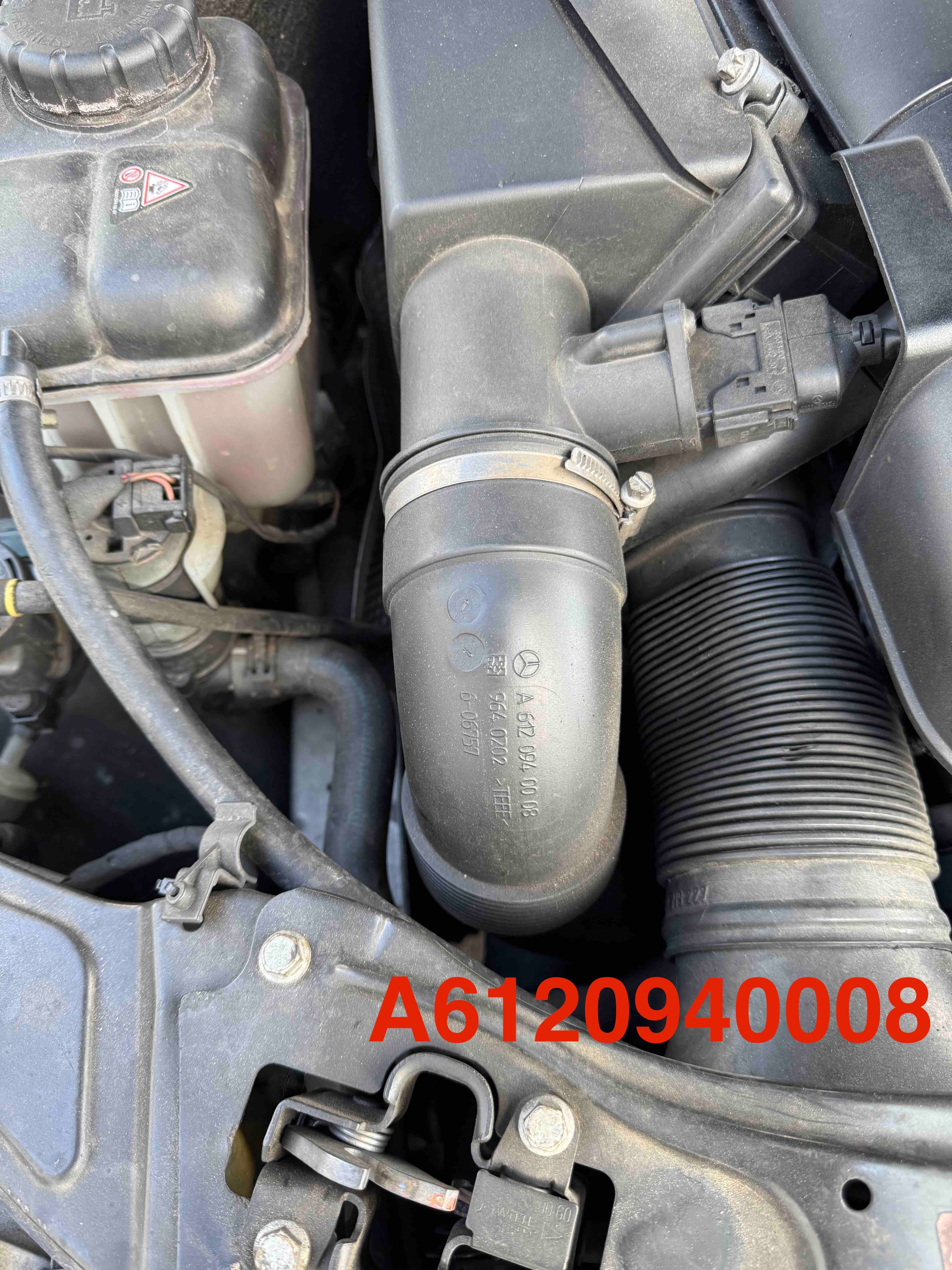 W203 C270cdi Tubo flexível aspiração saída filtro ar.
