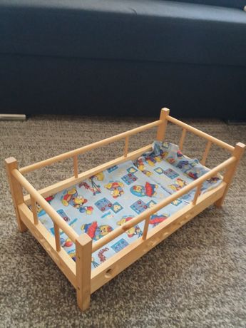 Łóżeczko dla lalki drewniane z pościelą